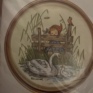 Vtg 1977 Paragon Needlecraft Creative Stitchery Kit 0571 Hummel Mother Swan Read